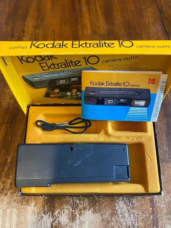 Kodak Ektralite 10 Box - Yellow and Blue Packaging - Picture 3 of 3